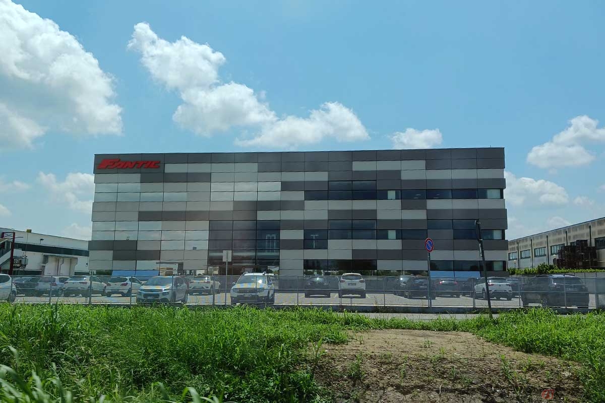 ヴェネト州サンタ・マリア・ディ・サーラにあるファンティックの本社と工場。開発もここで行なわれている