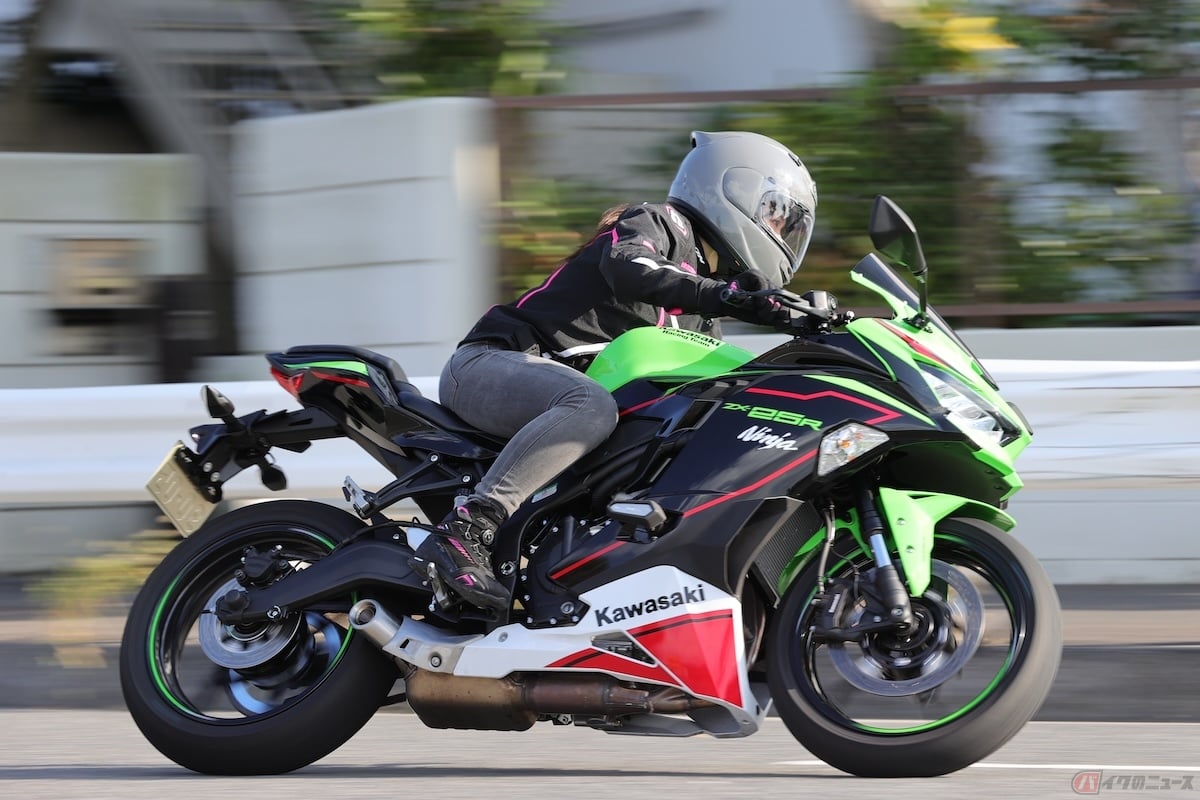 カワサキ「Ninja ZX-25R SE KRT EDITION」