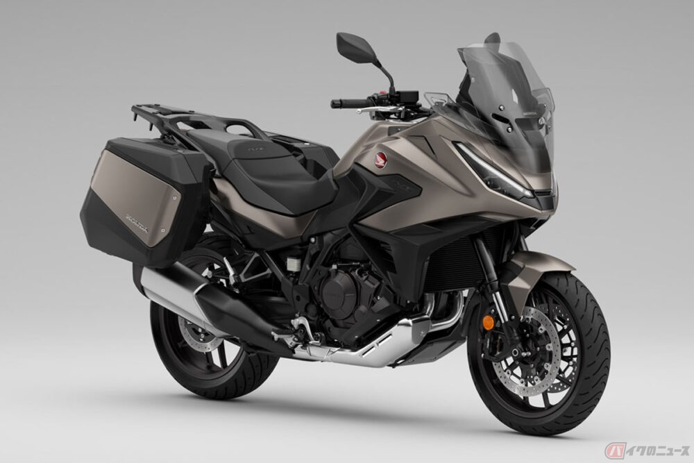 ホンダ 2025年モデル NT1100 純正シート　新品 電子制御サス搭載で乗り心地を強化!! ホンダ「NT1100」2025年モデルを
