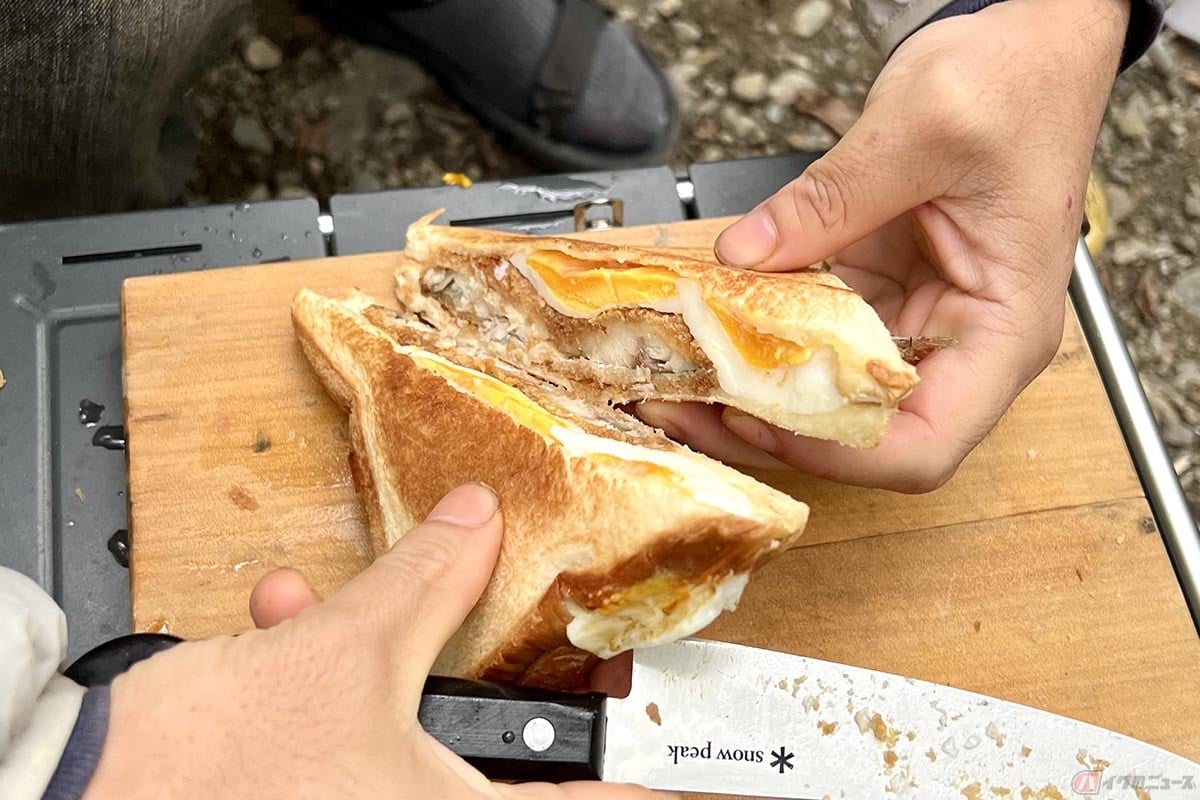ビストロ“endroll”の店主マサさんによるアジフライとヒレカツのホットサンド