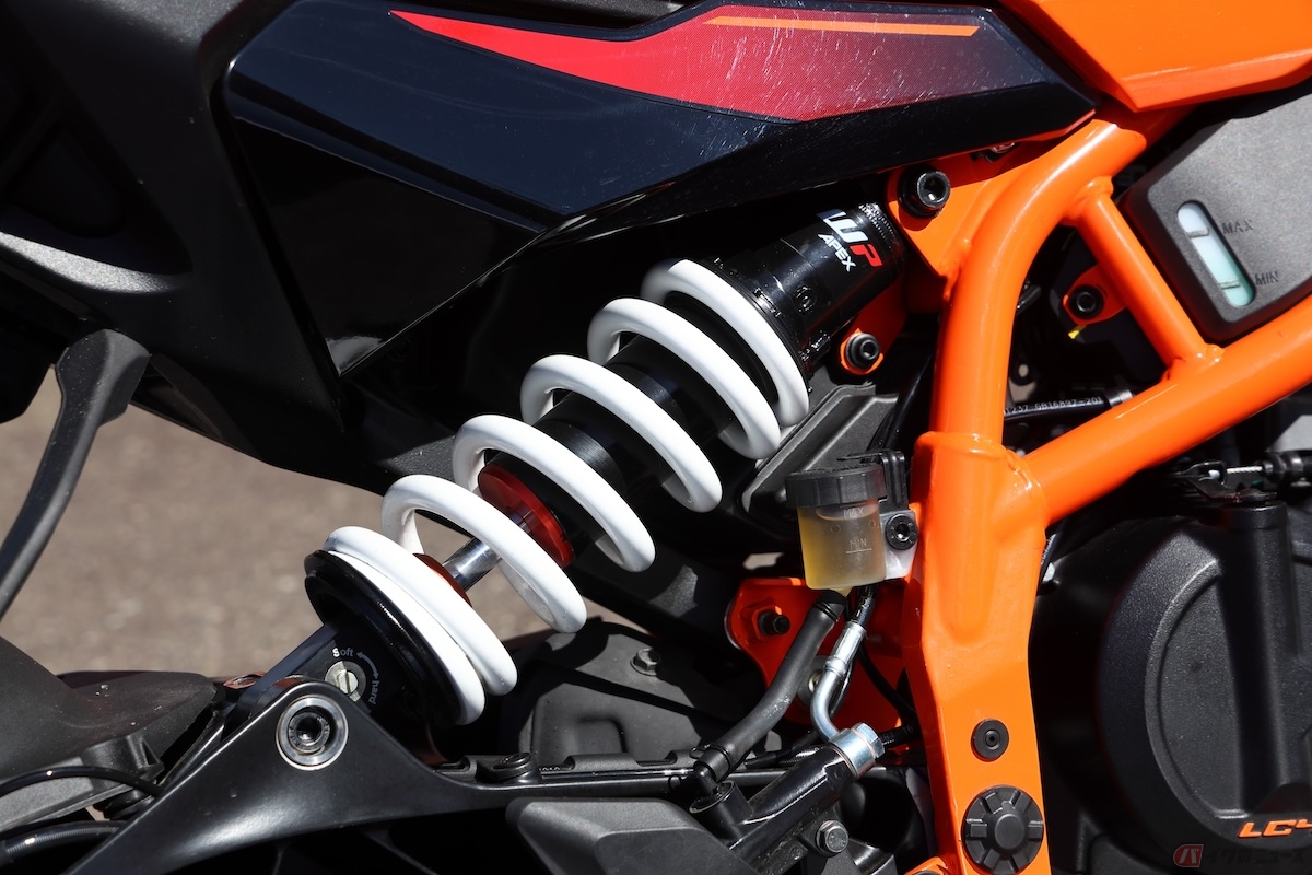 ネイキッドの王様って感じの雰囲気がたまらない！ KTM『390 DUKE』に
