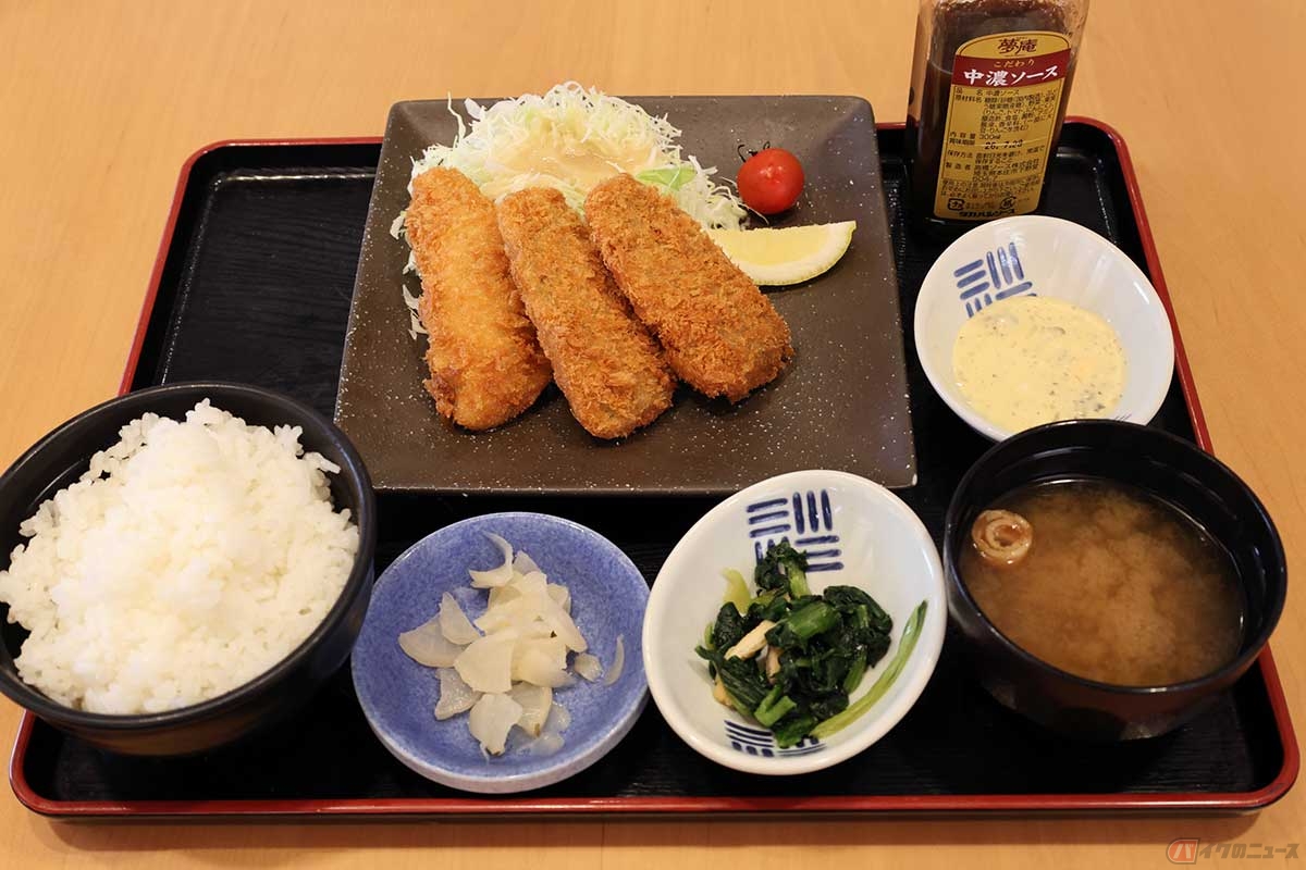 「夢庵」の「長崎県産あじフライ定食(3枚)」アジフライはフィレが3枚、ご飯はコシヒカリだった