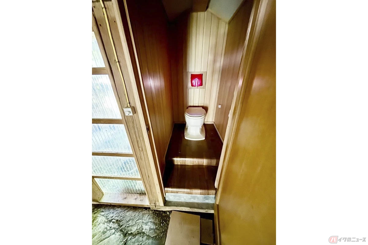 三重県津市の物件。トイレは汲み取り式となっています