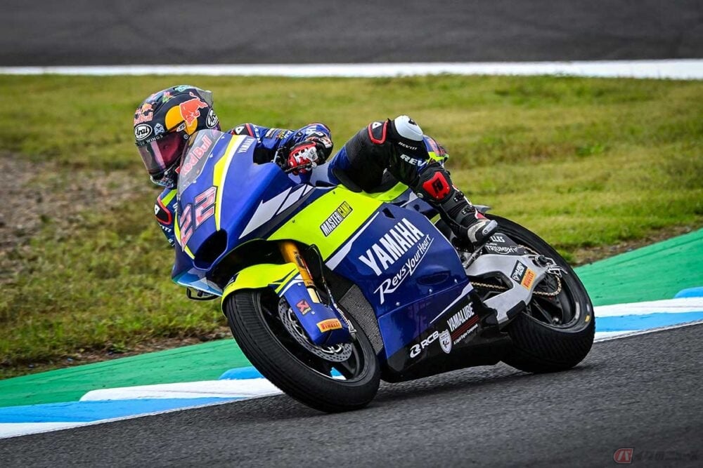 【MotoGP第16戦日本GP】佐々木歩夢選手（#22／Yamaha VR46 Master Camp Team）。決勝レースは1周目に雨により赤旗中断。約10分の中断ののち、12周でレースは再開された。佐々木選手はレインタイヤを選択