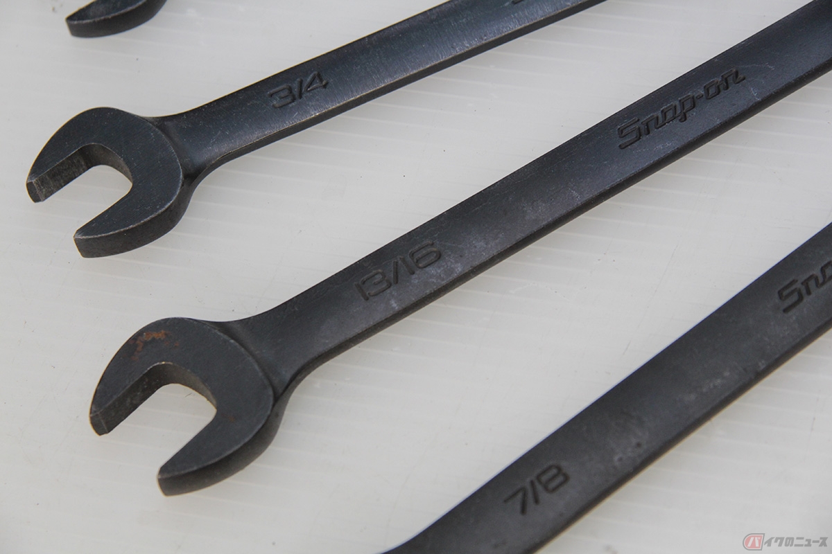 米国の大手工具メーカー「Snap-on (スナップオン)」製のインチ工具。そのほか、様々なメーカーからインチ工具が販売されています
