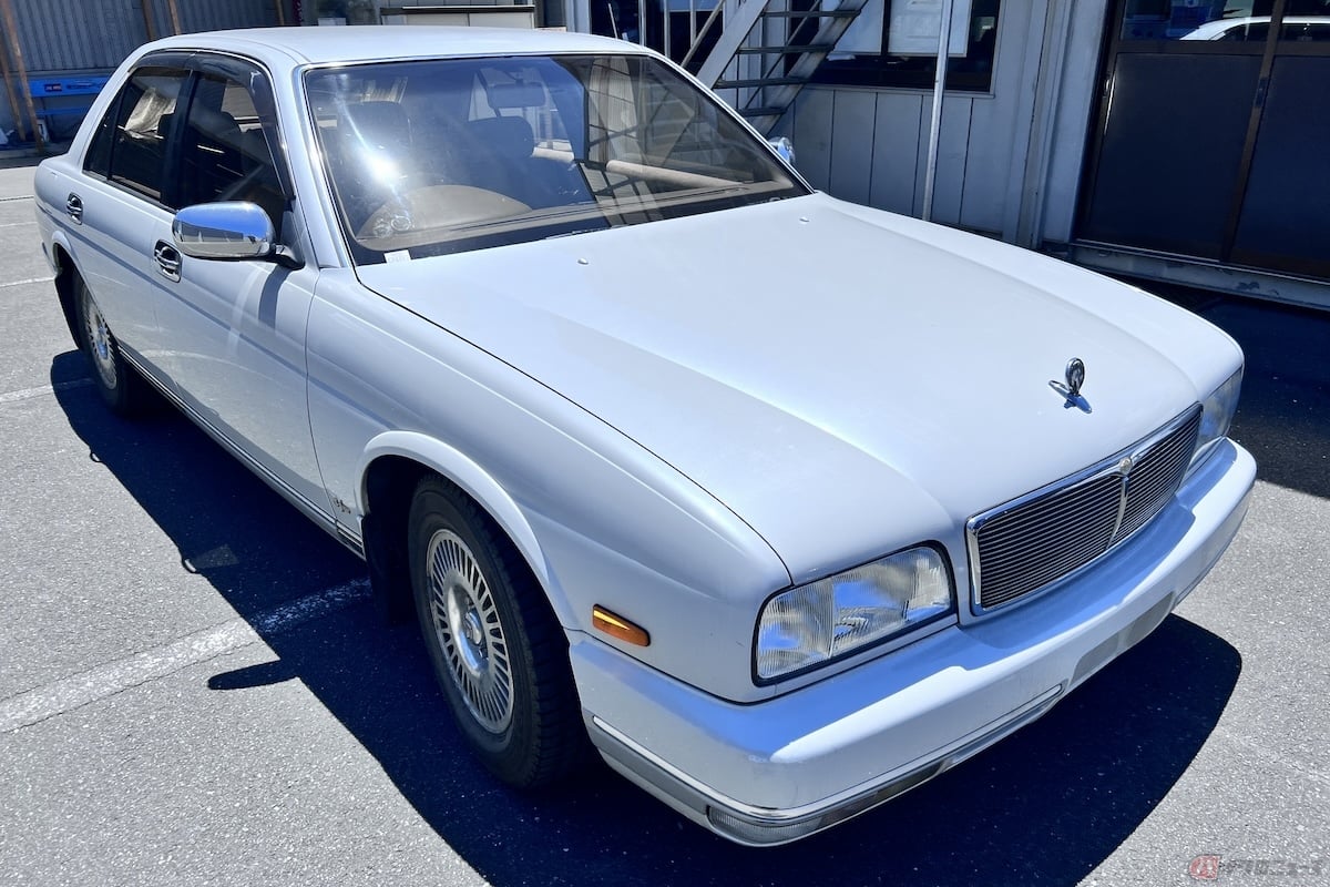 日産2代目「シーマ」(写真提供:ミハラ自動車)