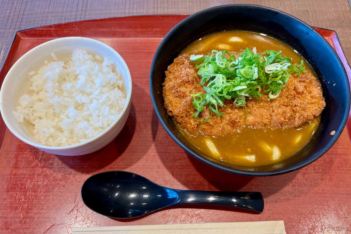 外さない味の圏央道「厚木PA」で「カツカレーうどん」に大満足