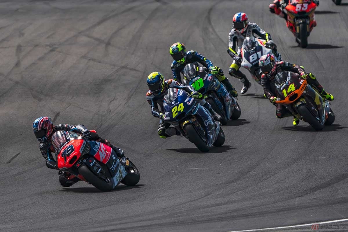 決勝レースは、気温は低めながら晴れており、ドライコンディションだった。小椋藍選手(#79/MTヘルメット - MSI)はしっかりと4位を持ち帰った