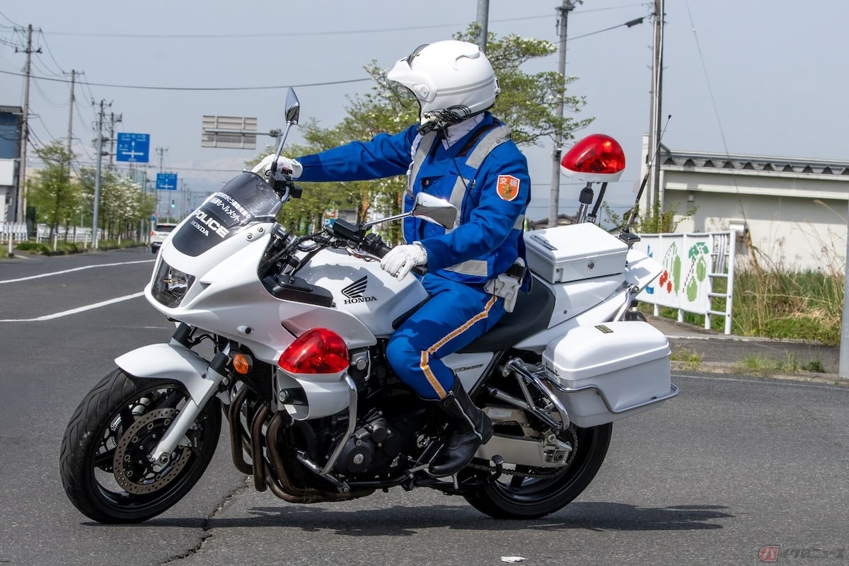 道路交通法の第22条とは、最高速度を超えての走行を禁止する規定のこと