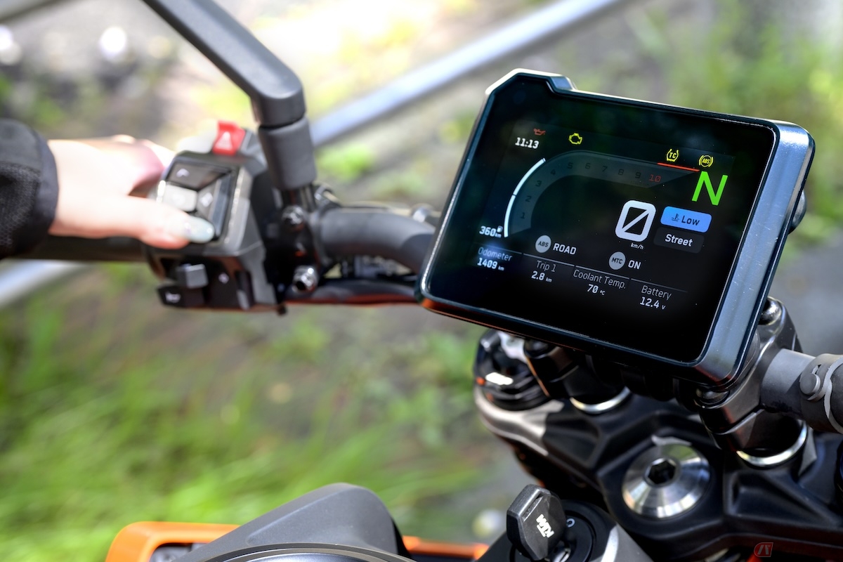 試乗後、見事トラウマ克服！『KTM 390 DUKE』にマルチで活躍する初心者