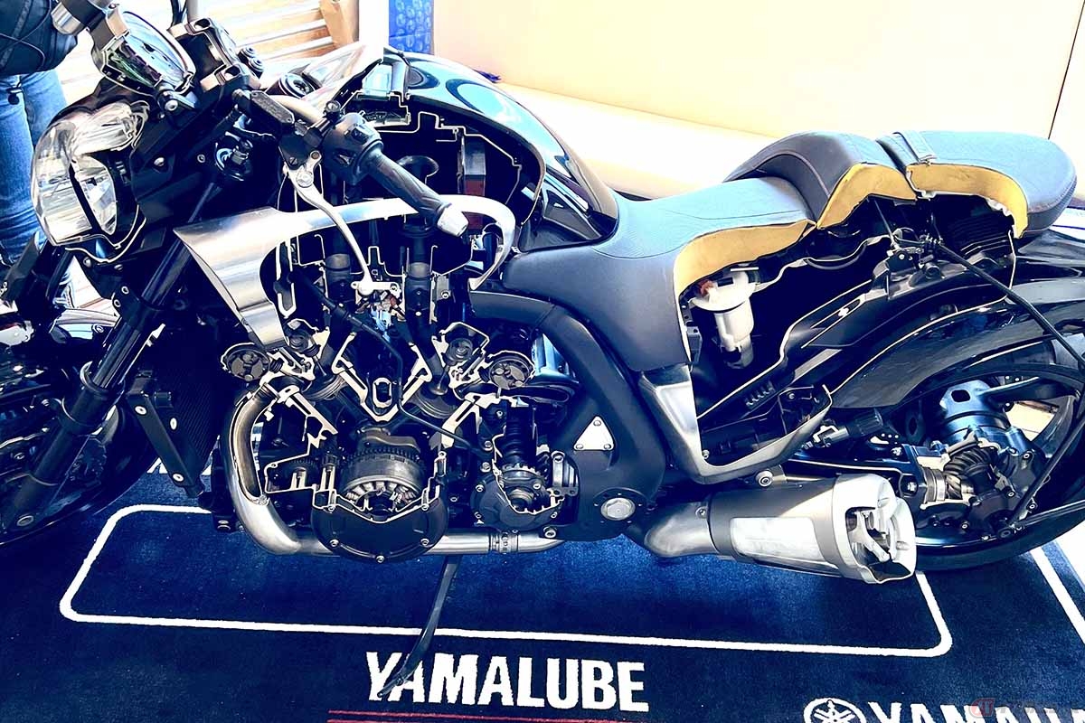 筆者(黒田悟志)ヤマハのイベント『My Yamaha Motorcycle Day 2024』の会場で見たバイク部品