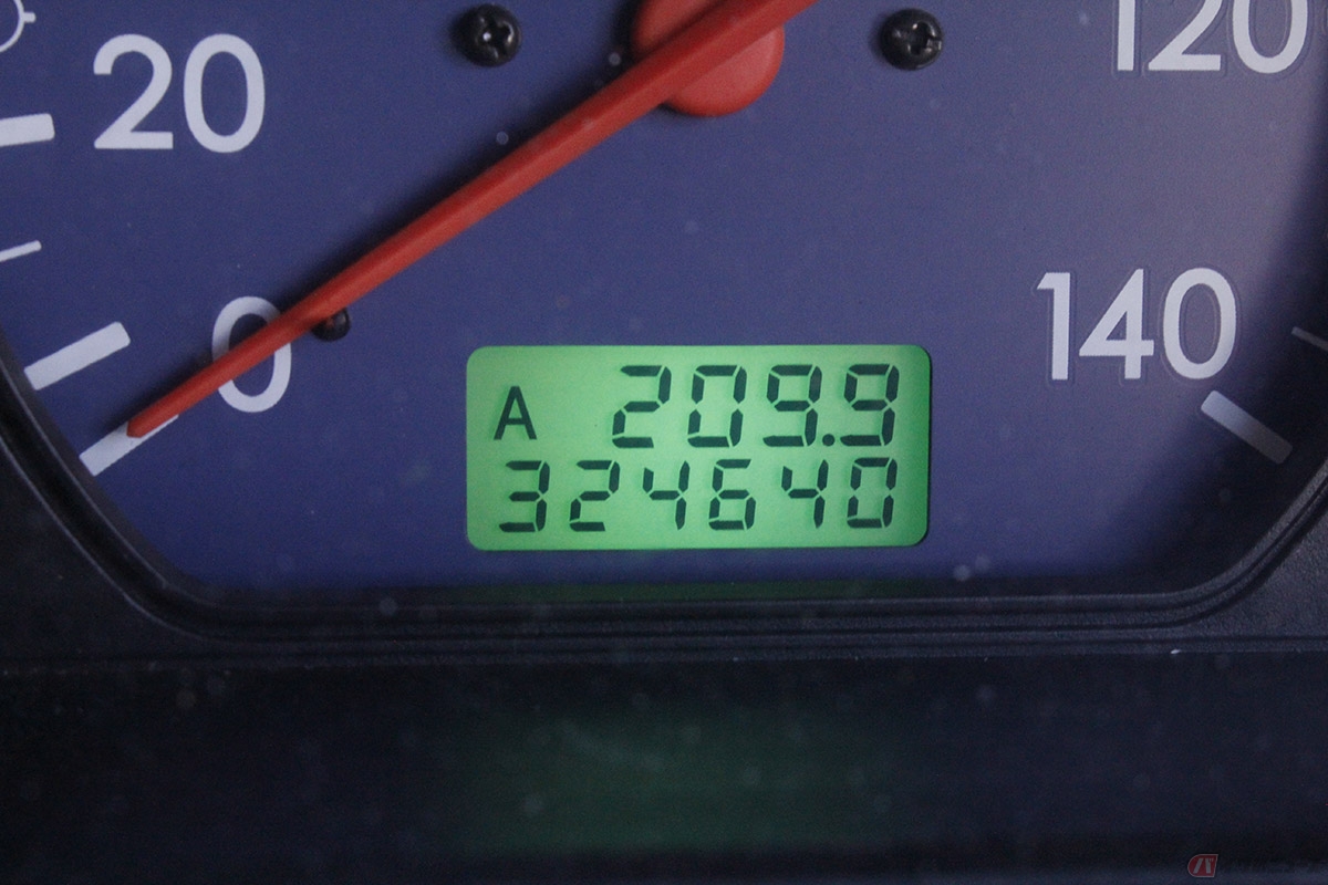 走行距離35万キロ超えの軽トラ「サンバー」 70万キロ超走る