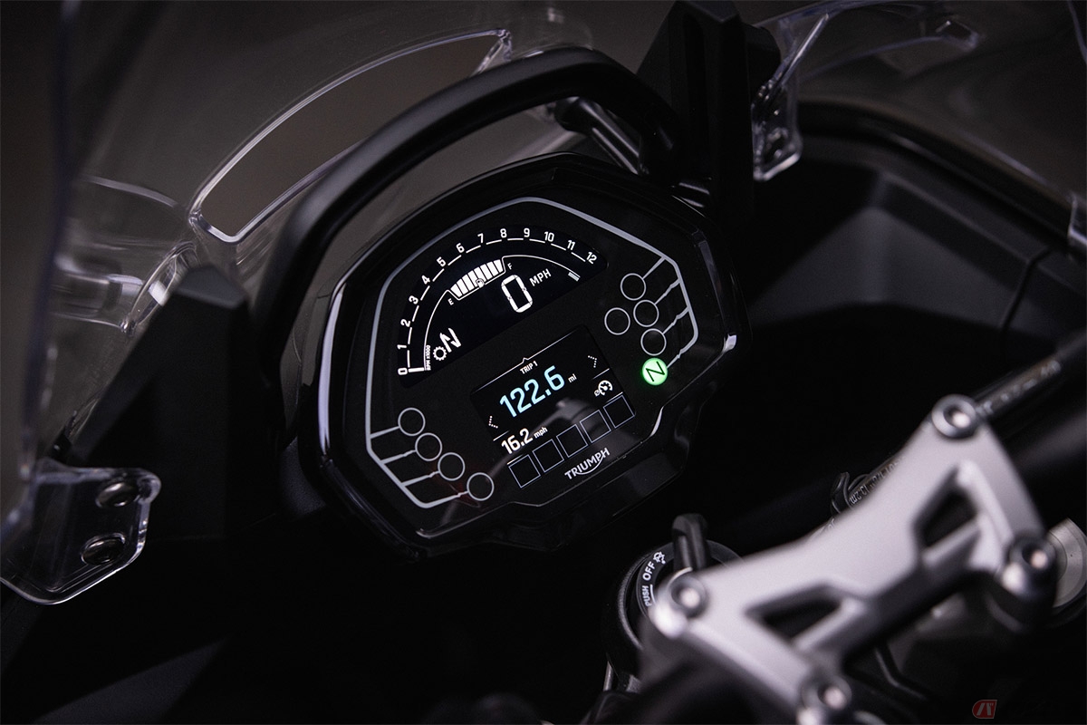 トライアンフから登場する新型「Tiger Sport 800」