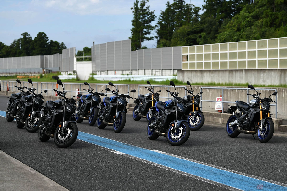 ヤマハ「MT-09SP」シリーズ最新モデル(左からスタンダード、Y-AMT、SP)