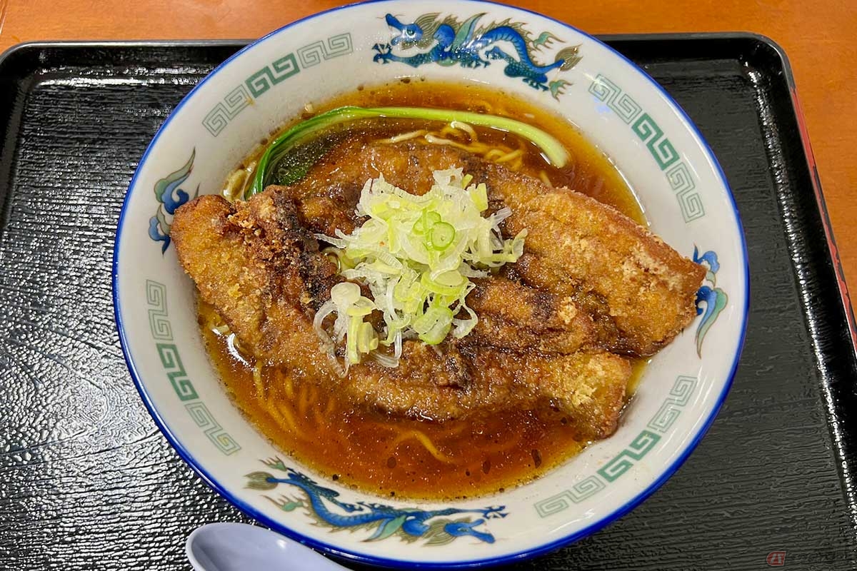 食品サンプル　パーコー麺　排骨麺 ガッツリ食べたい「大黒の夜」 特製の排骨麺を首都高「大黒PA」で実食