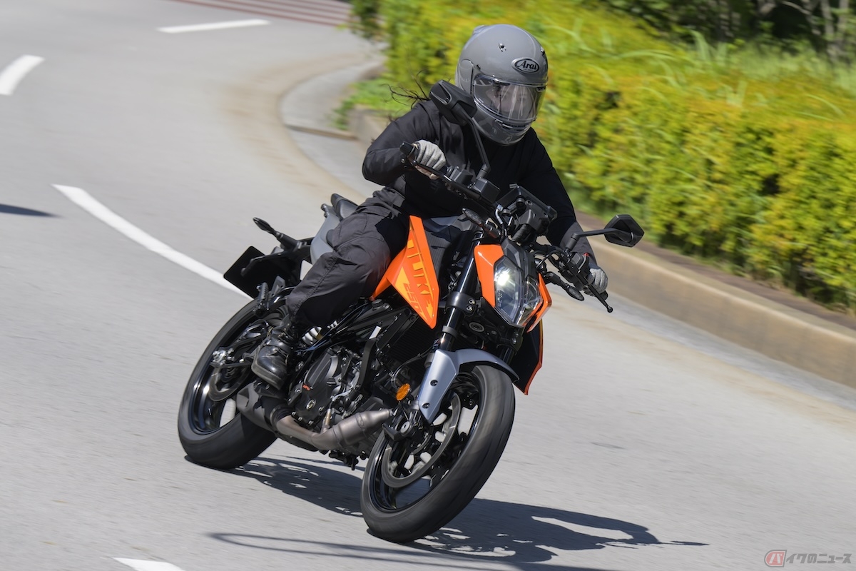 ストリートファイターの代表的な車種としてKTM「DUKE」シリーズがある