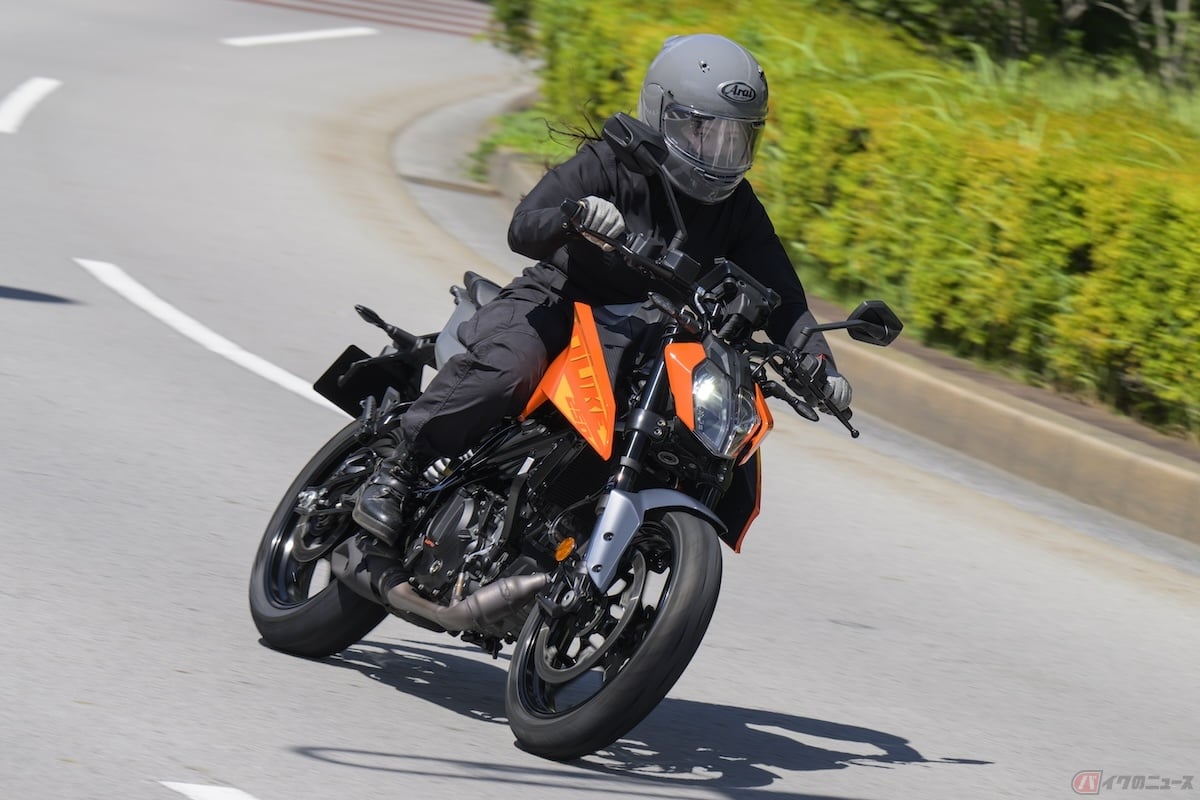 ストリートファイターの代表的な車種としてKTM「DUKE」シリーズがある