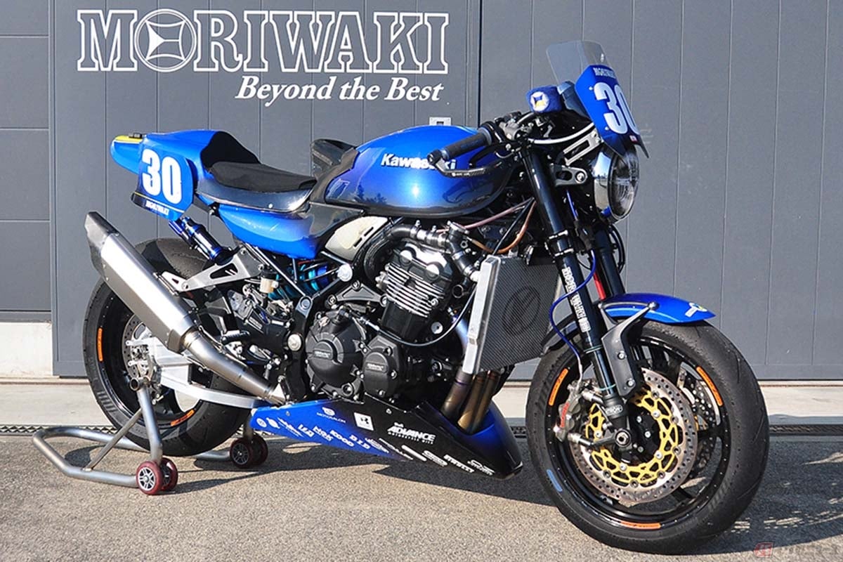 モリワキが手掛けたカワサキ「Z900RS」レーシングマシン。自社のスイングアームや4-2-1集合のエキゾーストシステム、ナイトロンと共同開発したサスペンションカートリッジやリアショック、O・Z製ホイールなどで仕上げられています(写真提供:モリワキエンジニアリング)