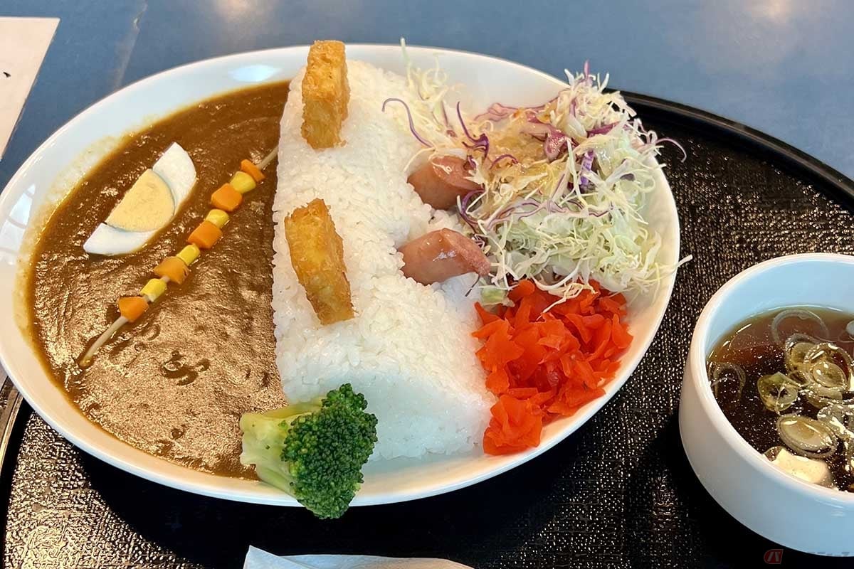 奥多摩の「水と緑のふれあい館」の名物、ダムカレー