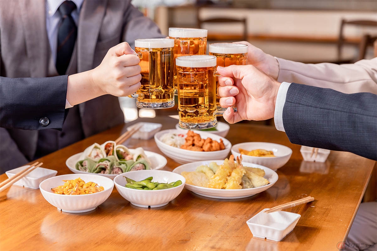 「飲酒運転」は、道路交通法では「酒気帯び運転」と「酒酔い運転」の2種類に分類され、それぞれ罰則が異なる