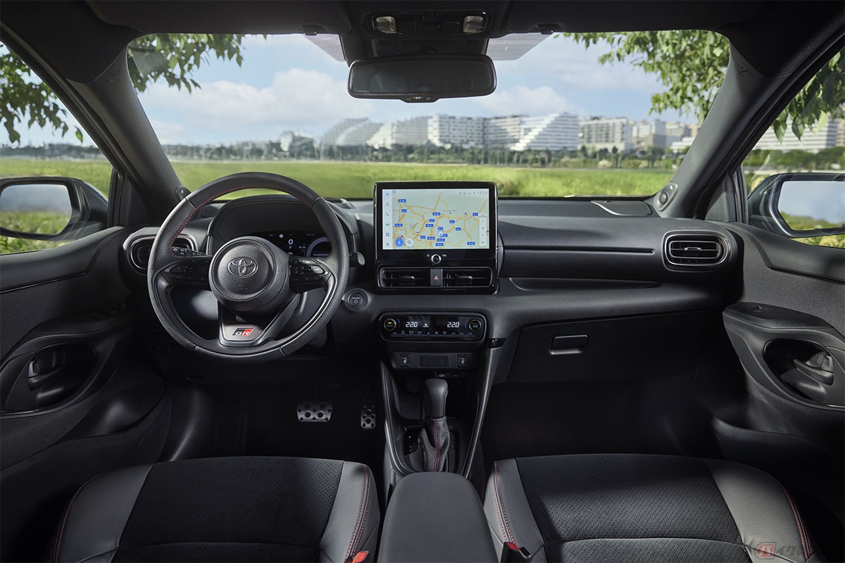 トヨタ「ヤリス GR SPORT」の2025年モデルの内装