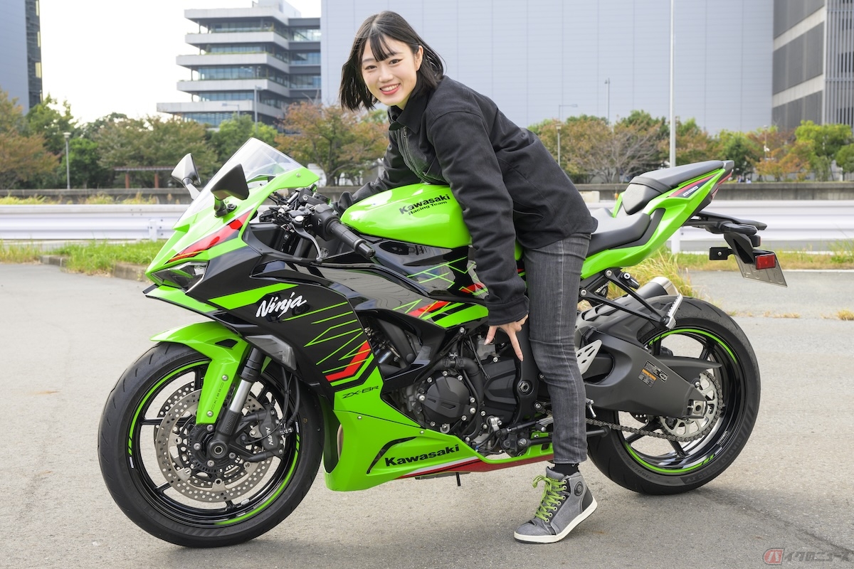 足つきも不安定で初心者には決して簡単に扱えるバイクではないけれど、楽しい!