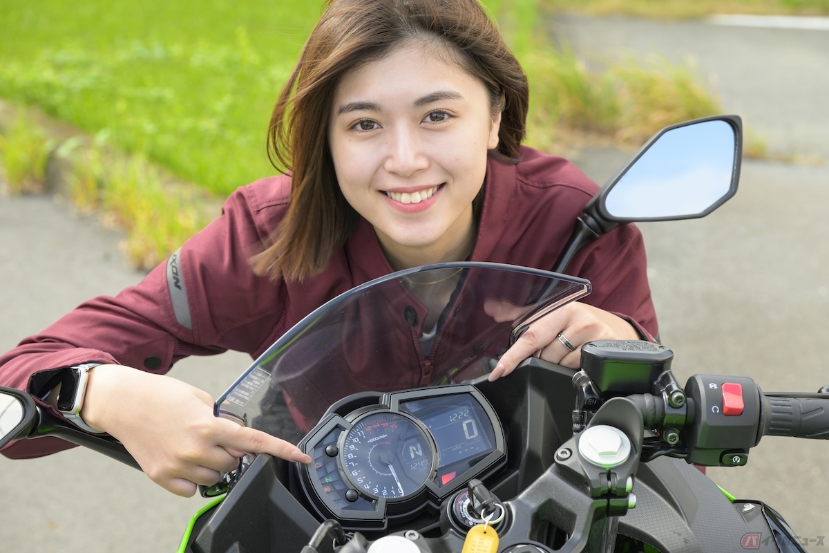 多機能液晶ディスプレイを搭載したインストゥルメントパネルは、暗闇でも見やすい!