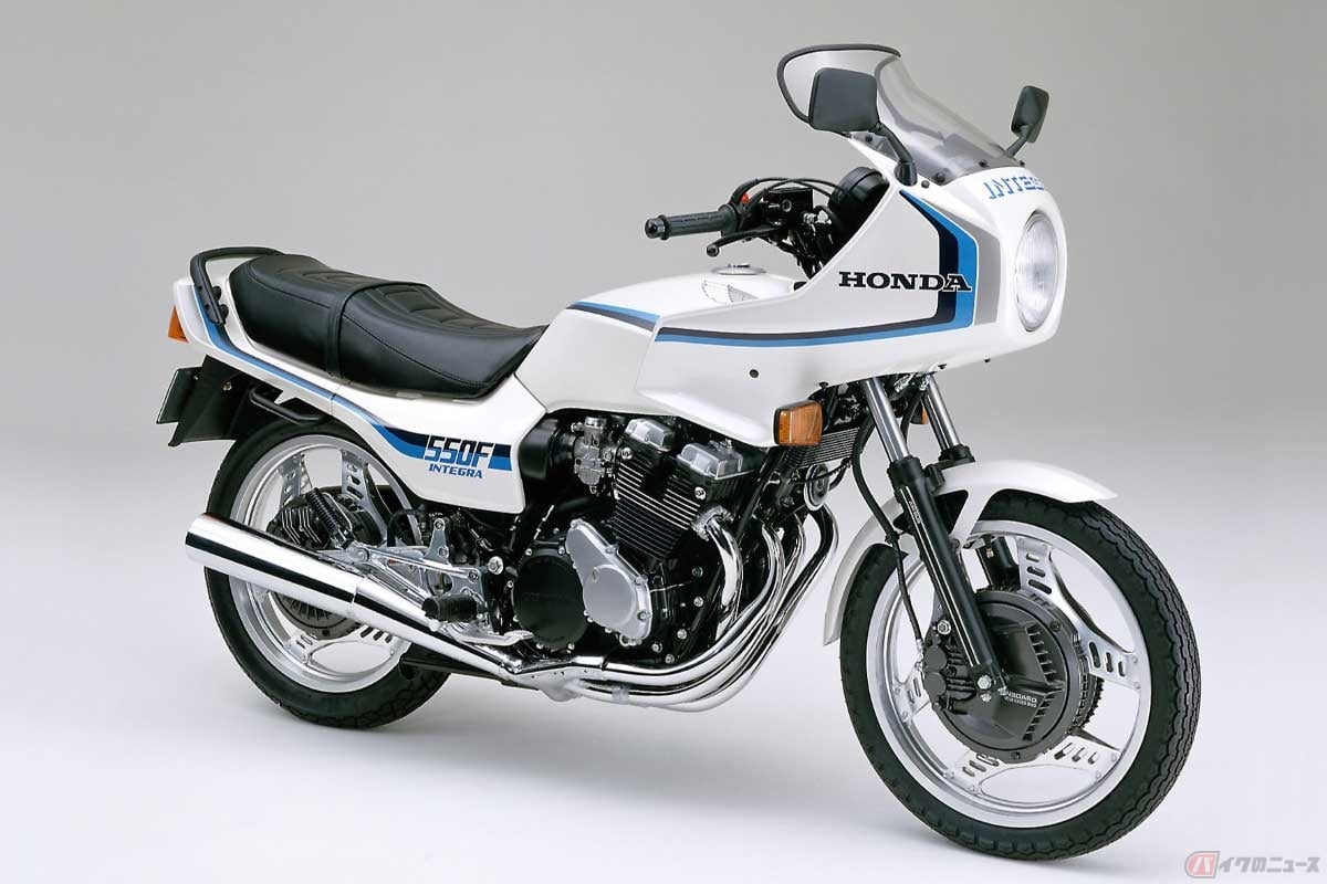 ホンダ「CBX550Fインテグラ」(1982年)は、フロントにダブルの「インボード・ベンチレーテッド・ディスク」を装備。リアブレーキも「インボードディスク」