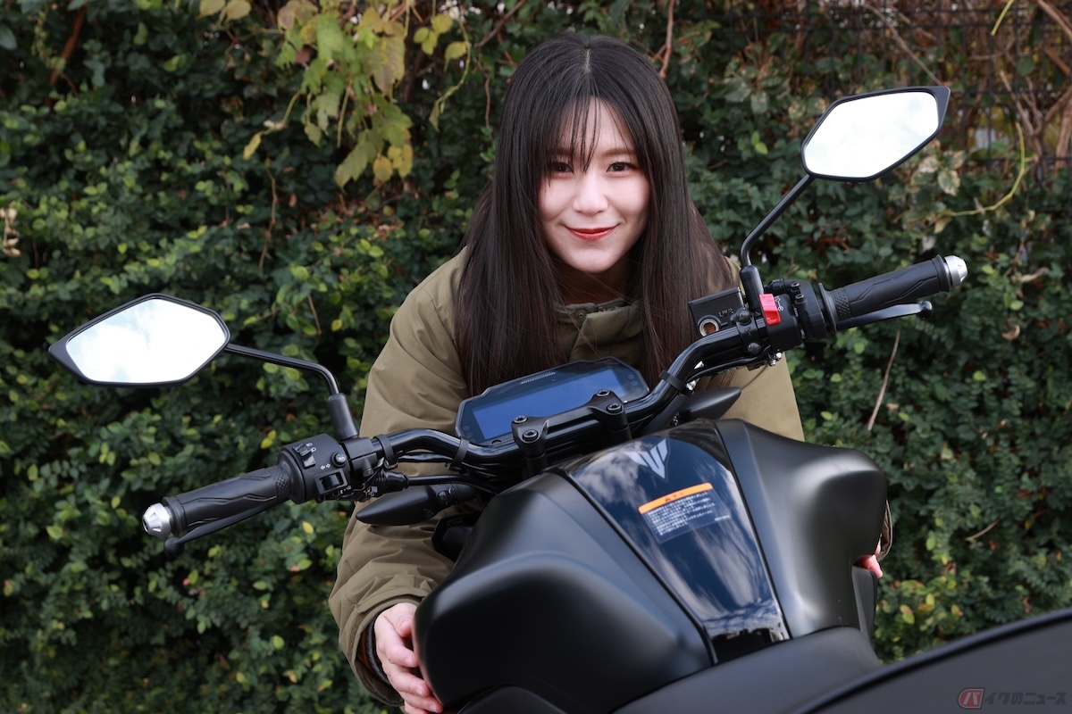 あくまで逆ネジになっているのは下のナットであり、上のナットは正ネジになっていることを覚えておきましょう