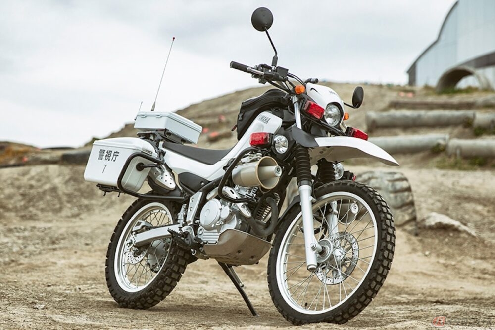 そうだったのか！ 白バイの先祖？「赤バイ」の正体とは | バイクのニュース