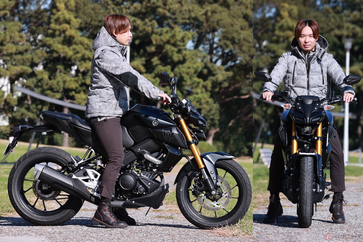 シート高810mm、ヤマハ「MT-125」の足つき性は、身長165㎝の僕で両足の踵が浮く程度