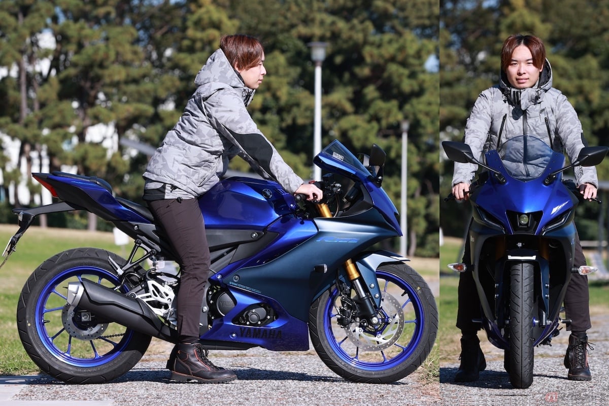 シート高815mmのヤマハ「YZF-R125 」の足つき(身長165㎝)、サスペンションが柔らかめにセットされていて、沈み込むのがわかり安心感が高い。