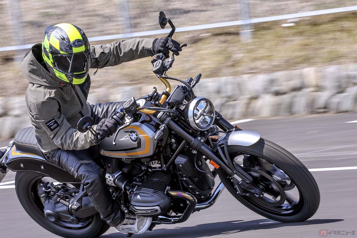 バイクのギア抜けとは、「ギアチェンジをした際に、シフトが入りきらないままニュートラルの状態でエンジンが回ってしまう現象」のこと