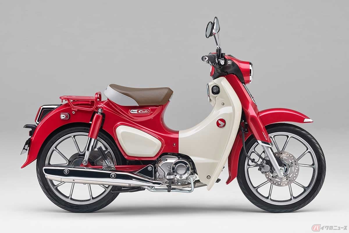排気量125ccクラスのエンジンを搭載するホンダ「スーパーカブC125」(2024年型)。価格(消費税10%込み)は45万1000円。新基準原付に対応させると販売価格はいくらになるのか?