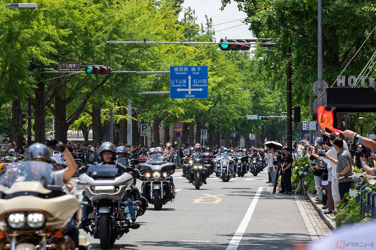 世界中のハーレーオーナーが加入する世界最大のオーナーズクラブ「H.O.G.(HARLEY OWNERS GROUP)」にお本チャプターパレードの様子