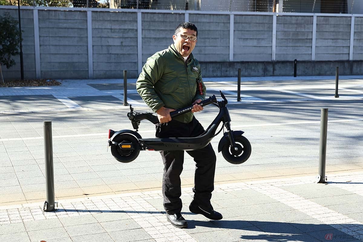 24kgなので軽くはありませんが、車両に積み込んだり持ち運べて便利!