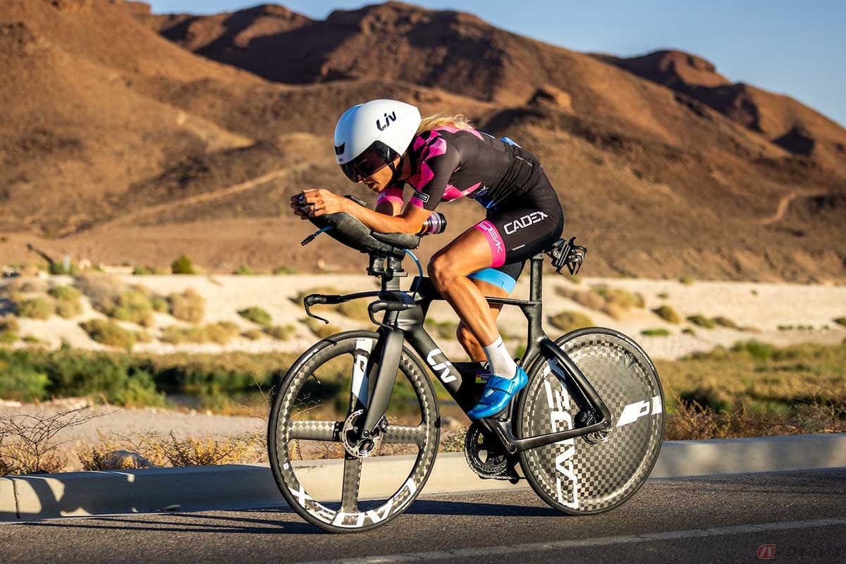 「Liv Racing Collective」の新メンバーであるエマ・パラント・ブラウンは、2025年のトライアスロン・シーズン中に新型「Avow」をデビューさせる予定