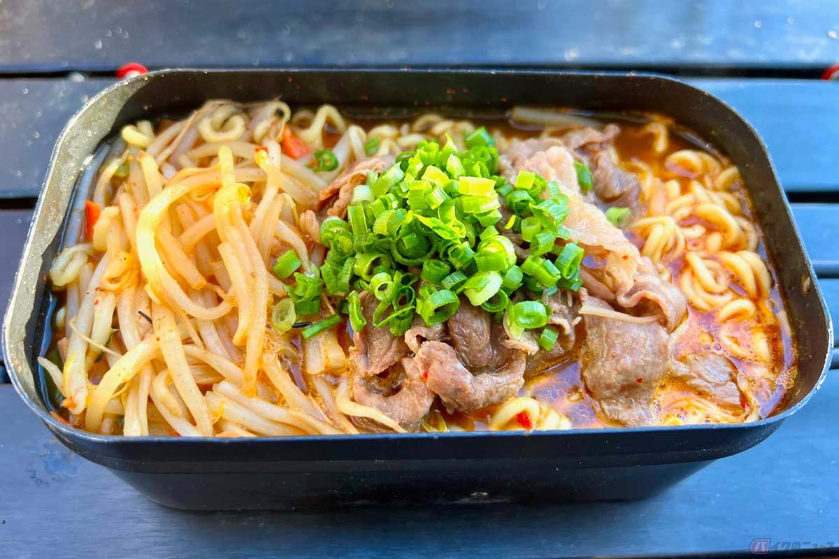 メスティンひとつで手軽に作れる「ユッケジャン風辛ラーメン」。想像以上の美味しさに、自宅でも再現したくなった