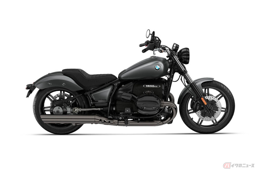 巨大なボクサーエンジン搭載のBMW Motorrad「R18」新型発表 真っ黒な