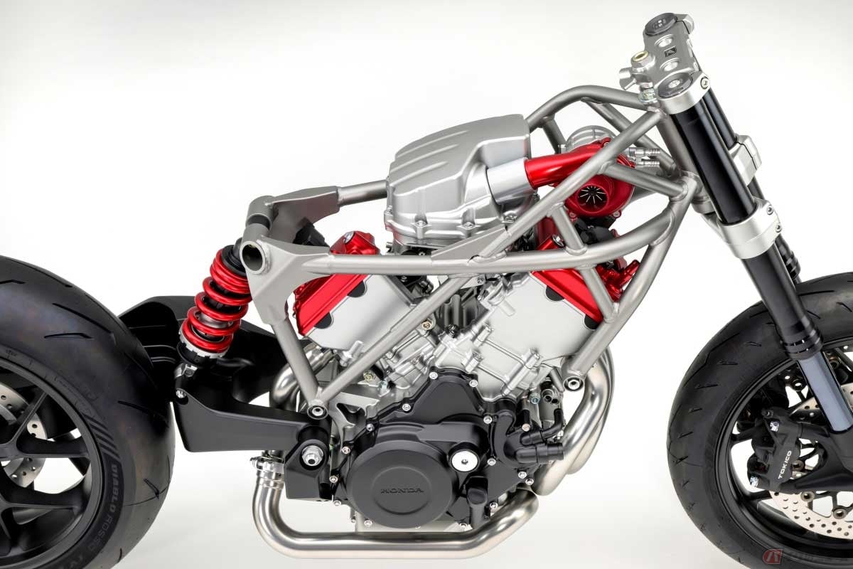 「EICMA2024」でホンダが公開した「電動過給機」付きV型3気筒エンジンのコンセプトモデル