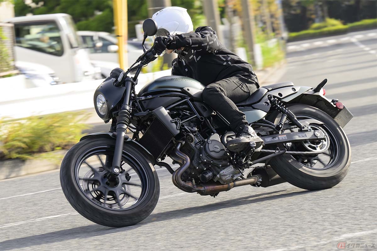 バイク好き女優の小野木里奈が選ぶ2024年お気に入りバイクベスト3 第1位はカワサキ「エリミネーターSE」