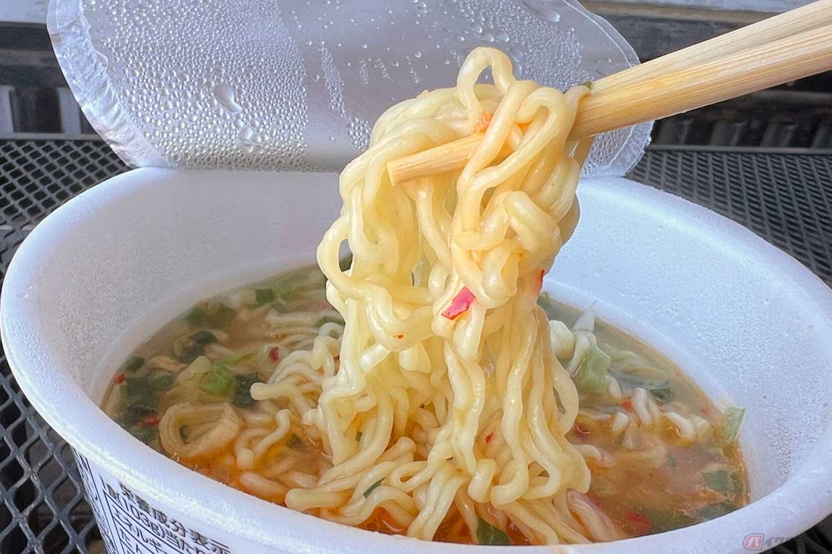 長野県限定販売の信州みそ仕立て「ホームラン軒」には「辛みそタイプ