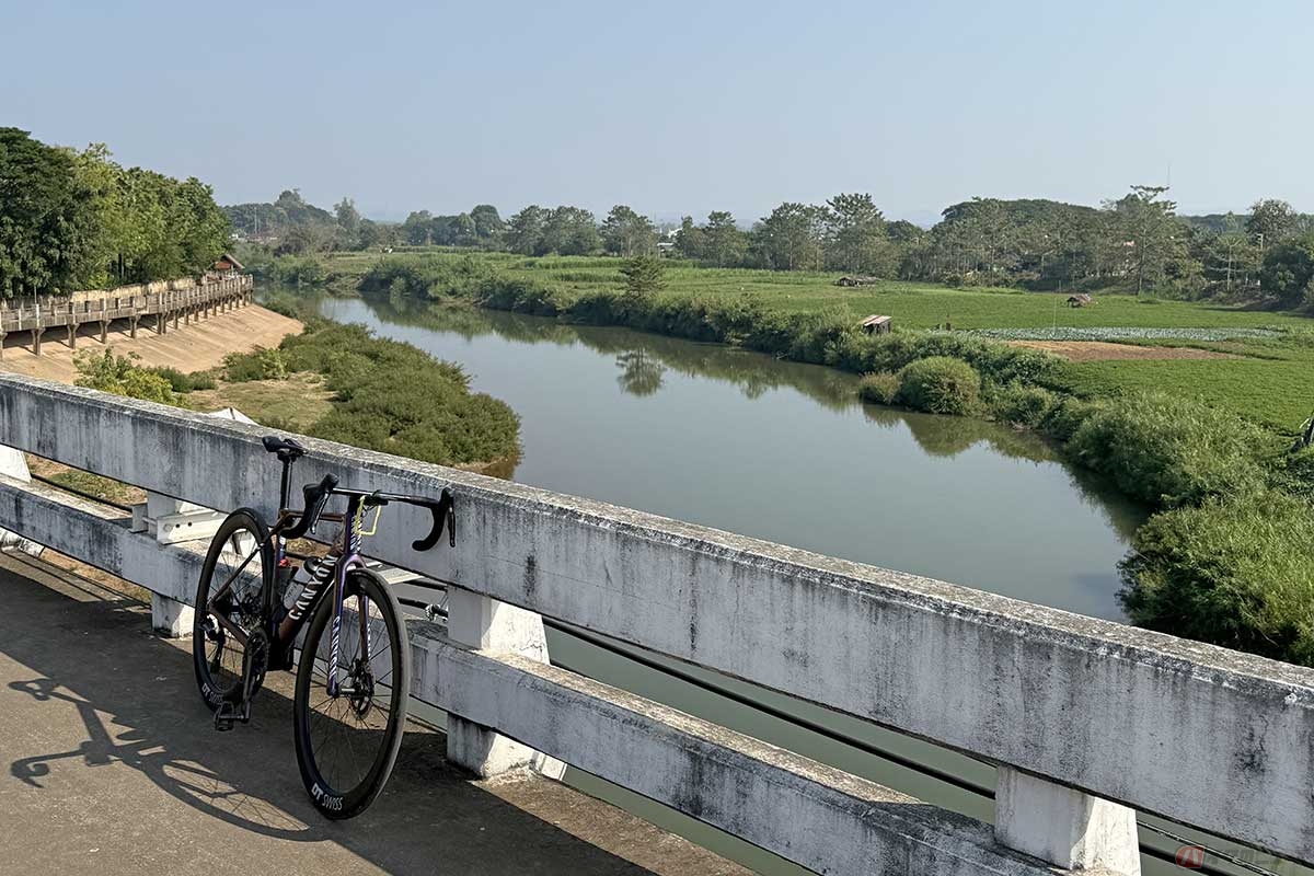 「ナーン」はタイの「県」のひとつ。深い緑の山々に囲まれ、ナーン川を中心に発展してきた歴史ある土地です
