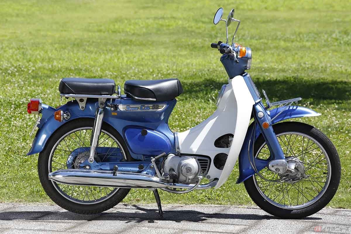 以前に所有していたベンリィCS90と旧型スーパーカブC90系は、同系列エンジンを搭載していました。CS90の走りと比べて、あきらかにビジネスユース=荷物を満載して走ることを意識したエンジン特性になっているのがスーパーカブC90でした