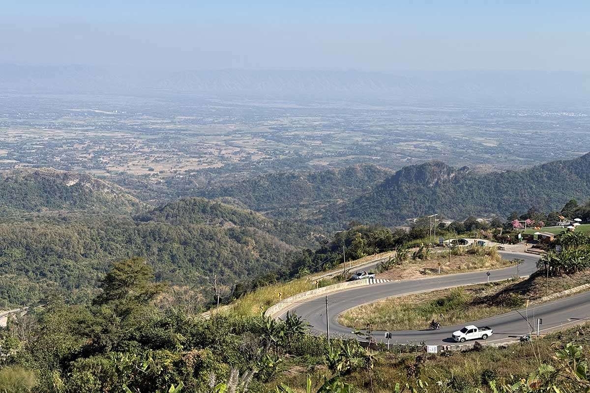 「プータップブーク」は、111のコーナーを繰り返す、美しい九十九折の道路が魅力です