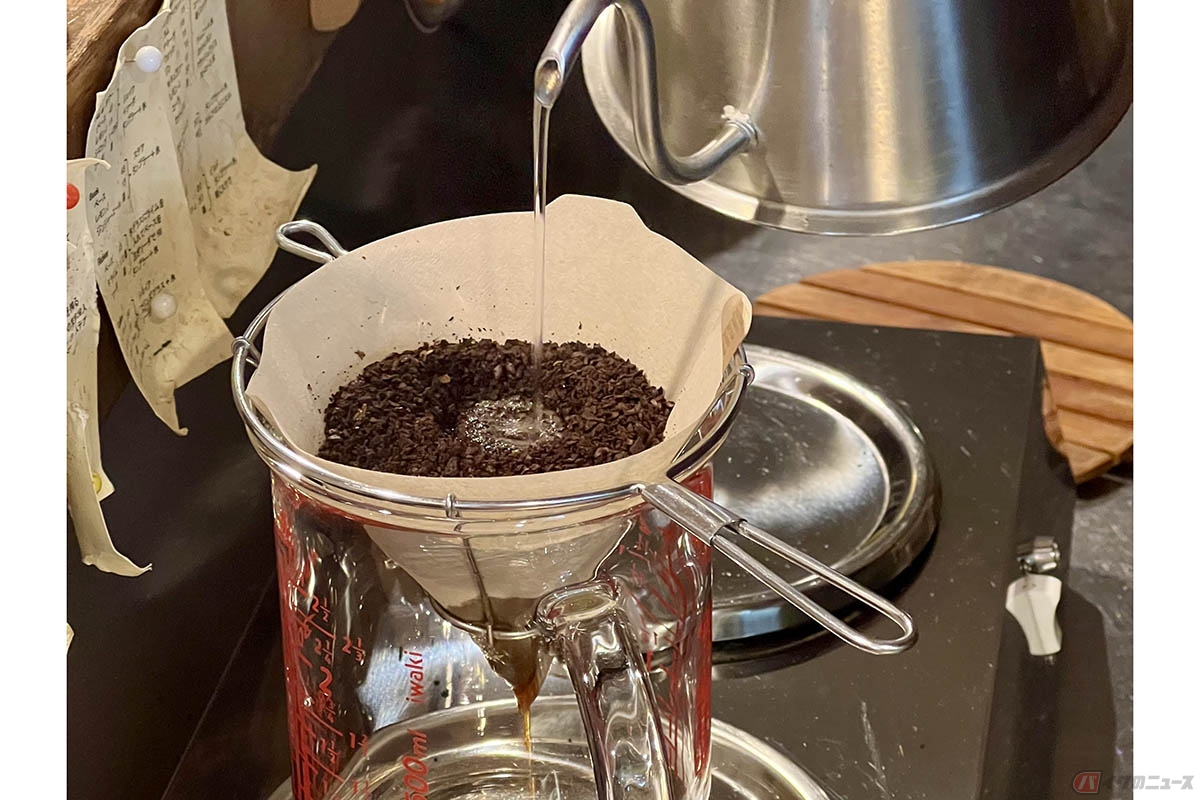 Birdland Cafe（バードランド カフェ）では名古屋など中部エリアで広く見られるコーヒー抽出法「松屋式ドリップ」でコーヒーを提供しています