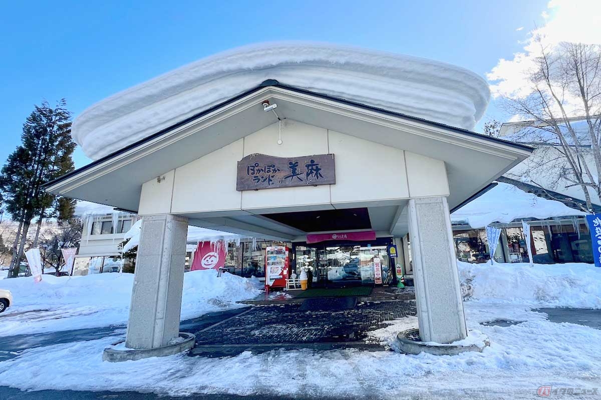 道の駅でもある温泉・宿泊施設の「ぽかぽかランド美麻」にはグリーンシーズンに訪れることが多いが、ウインターシーズンも良いものだと実感。今回はランチに立ち寄った