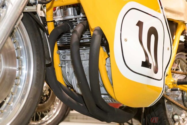 なんだこの物体は!? 4気筒集合管が見せつけたヨシムラ・クラウスホンダ