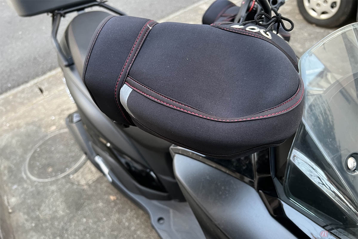 ハンドルカバーはバイクのハンドル部分を覆う防寒・防風用のカバーのこと