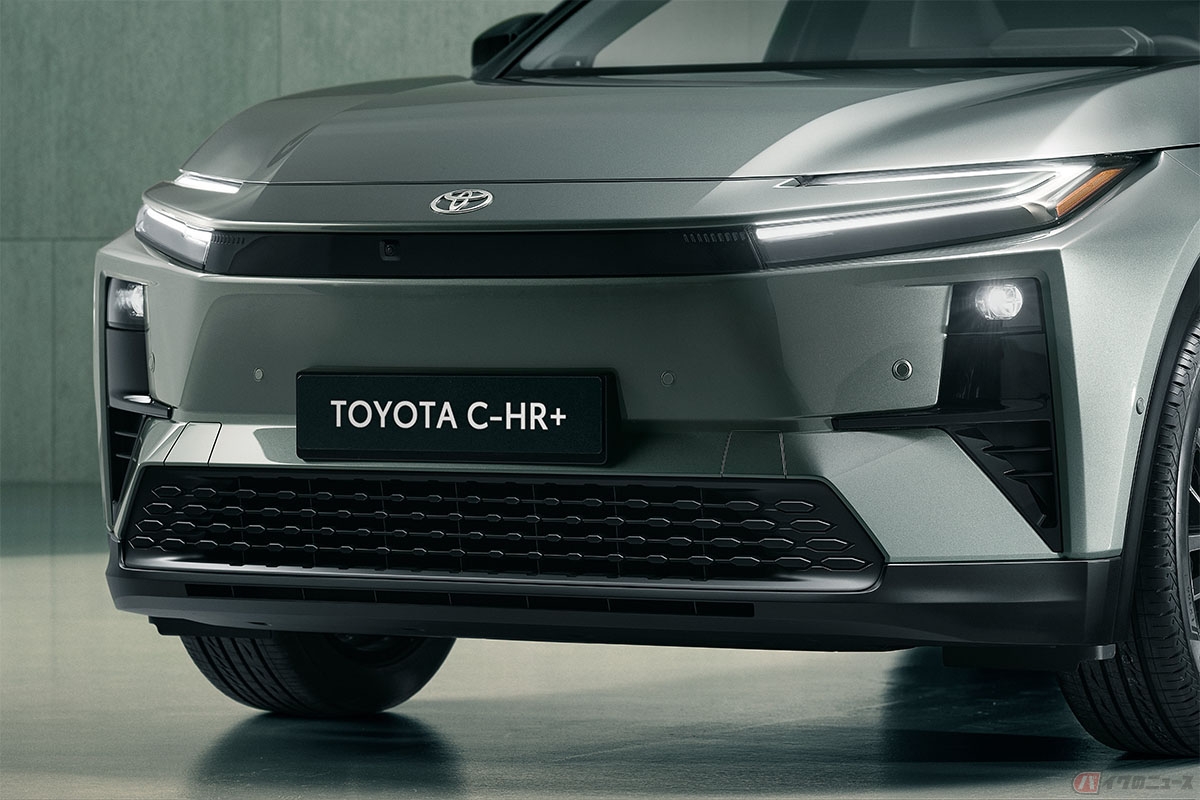 トヨタ「C-HR+」